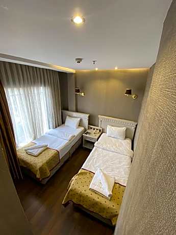 Twin (two single sized beds)