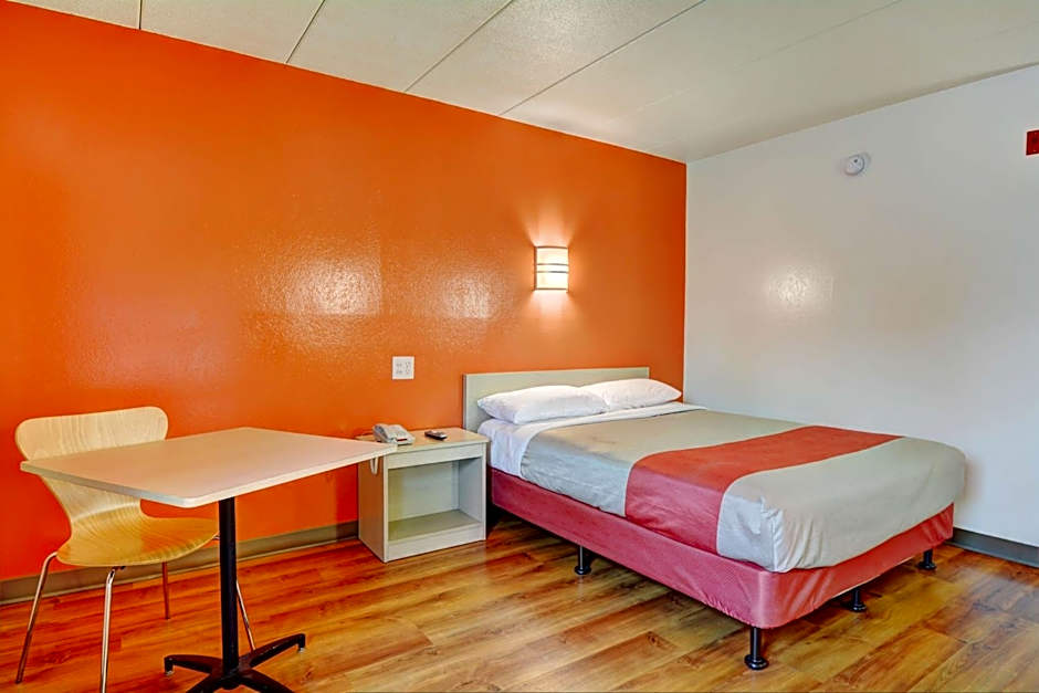 Motel 6-Seekonk, MA - Providence East