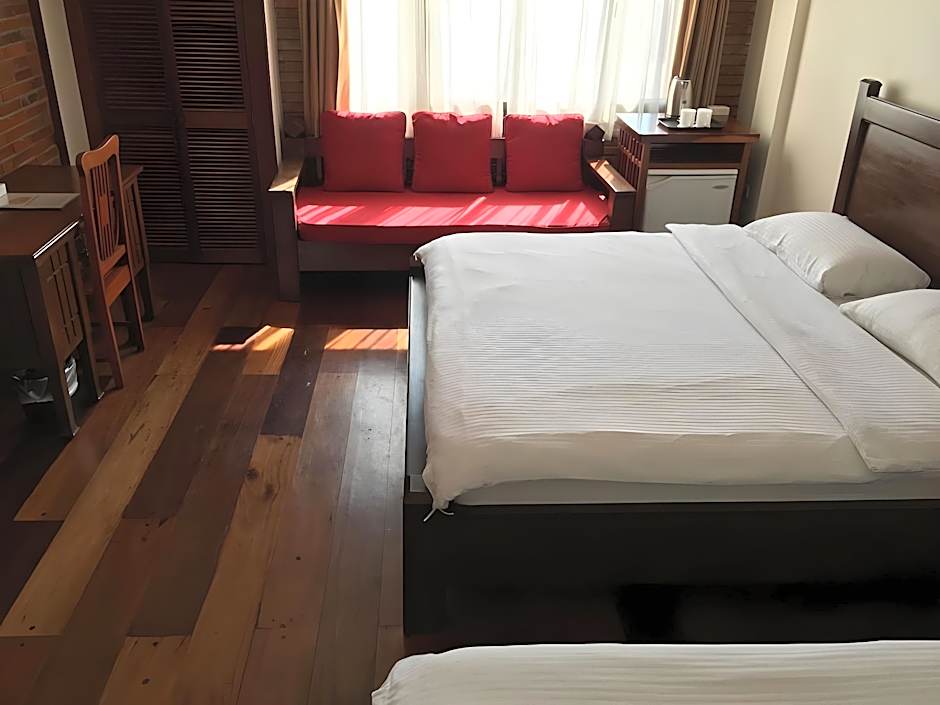 Mango Valley Hotel 1