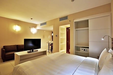 1 Queen Bed, Nonsmoking