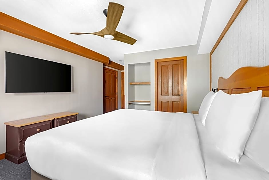 Photo 1 of 7 of Premier 2 Bedroom 2 King Beds Suite