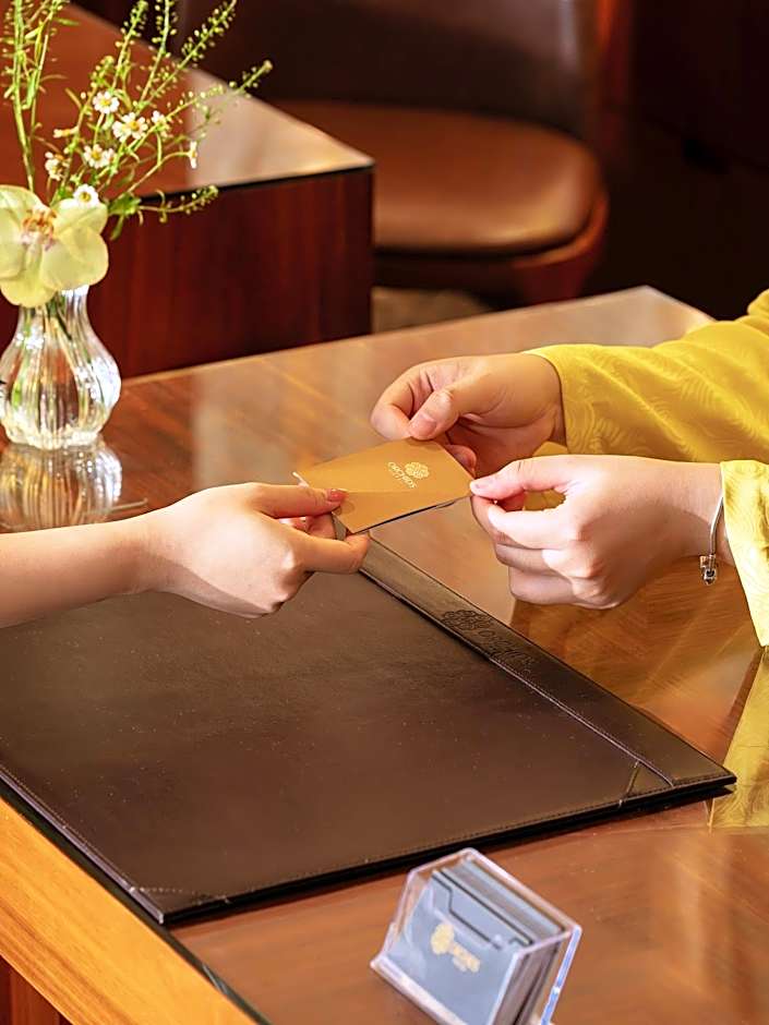 Orchids Saigon Hotel