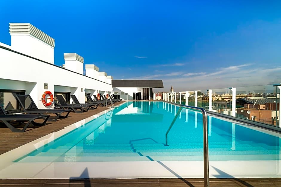 Hotel Giralda Center