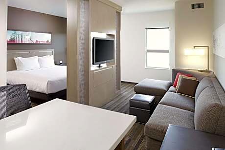 King Studio Suite
