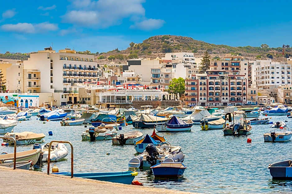 Gillieru Harbour Hotel