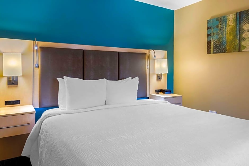 Best Western Plus South Coast Inn
