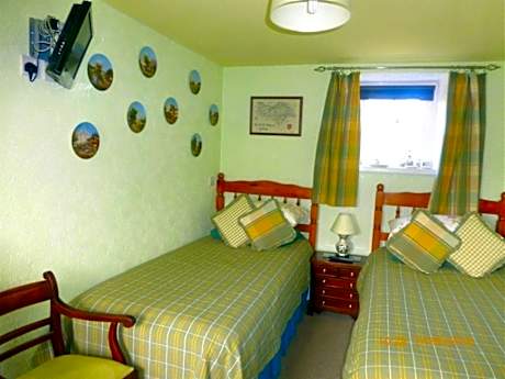 Twin Room with Private Bathroom