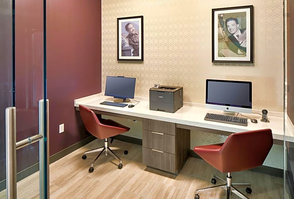 Hotel Indigo Cleveland Downtown by IHG