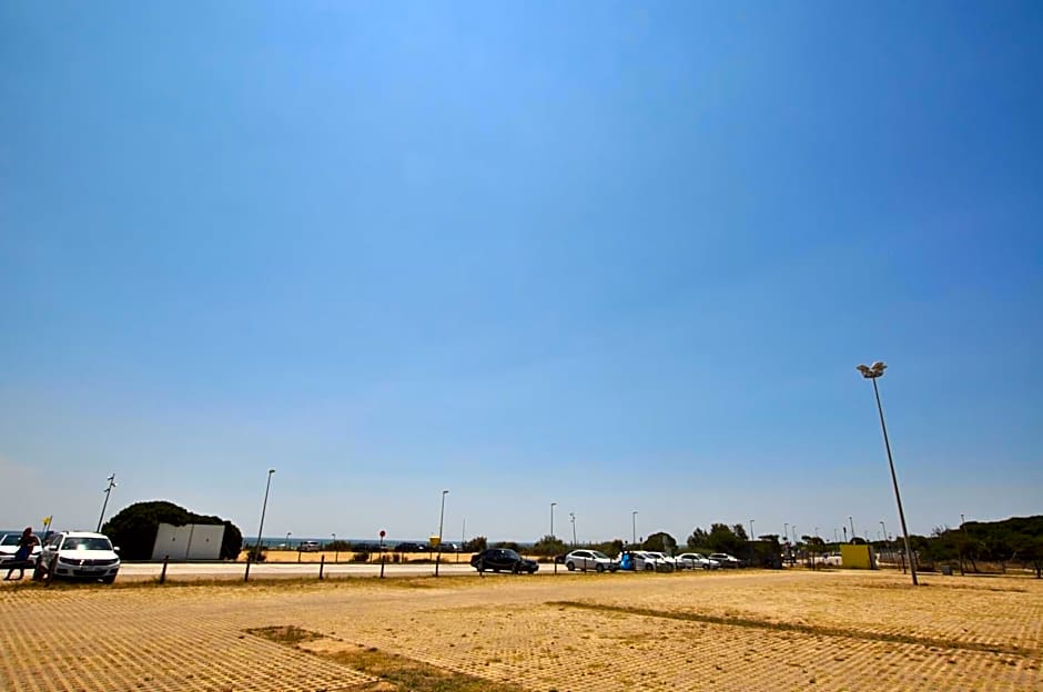 Airhostel Barcelona Airport 24h