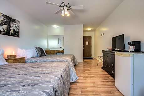 Standard Room with Two Double Beds