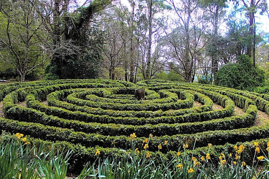 Tomah Retreat - Studio BREATHE with fireplace