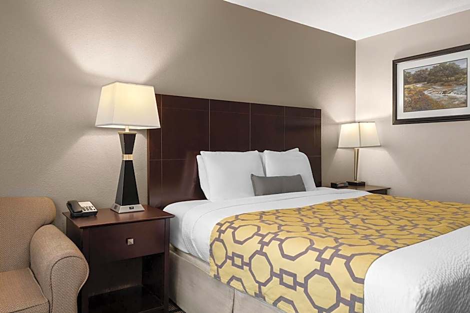 Baymont by Wyndham Jefferson City