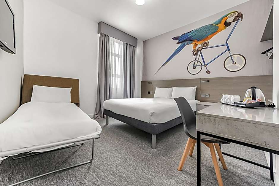 Heeton Concept Hotel - Kensington London