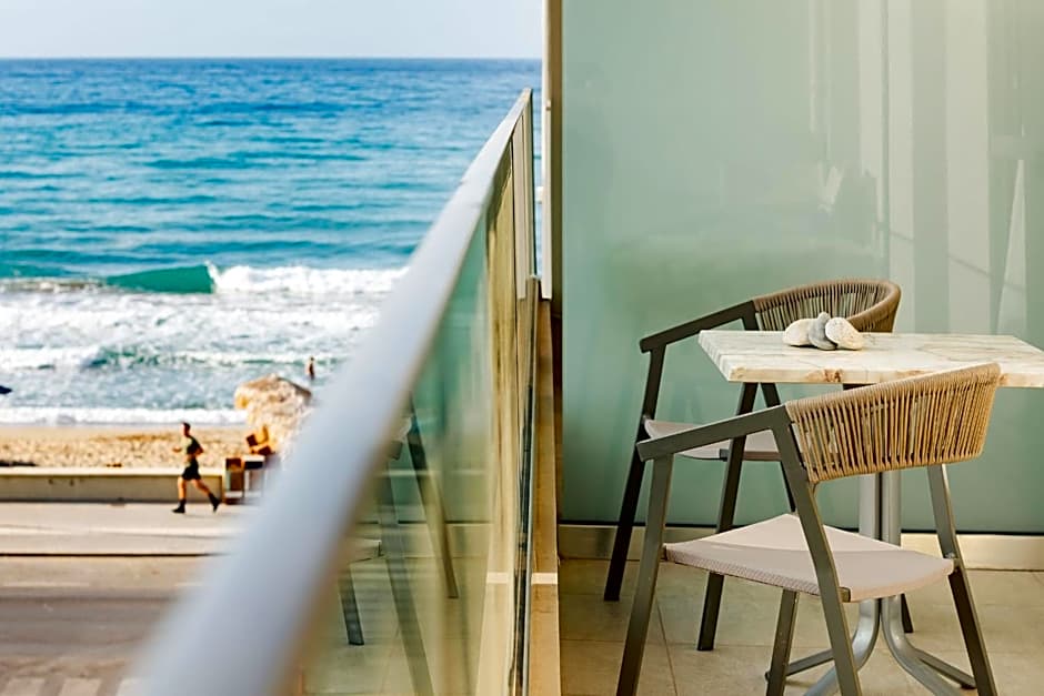 Batis Aero Beachfront Wellbeing Hotel