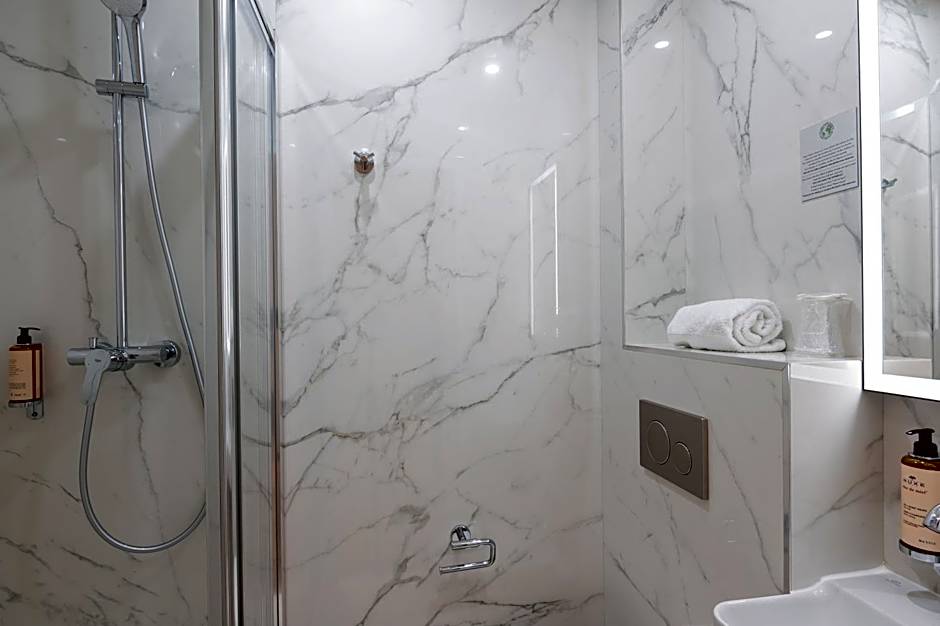 HOTEL AU COEUR DE REPUBLIQUE