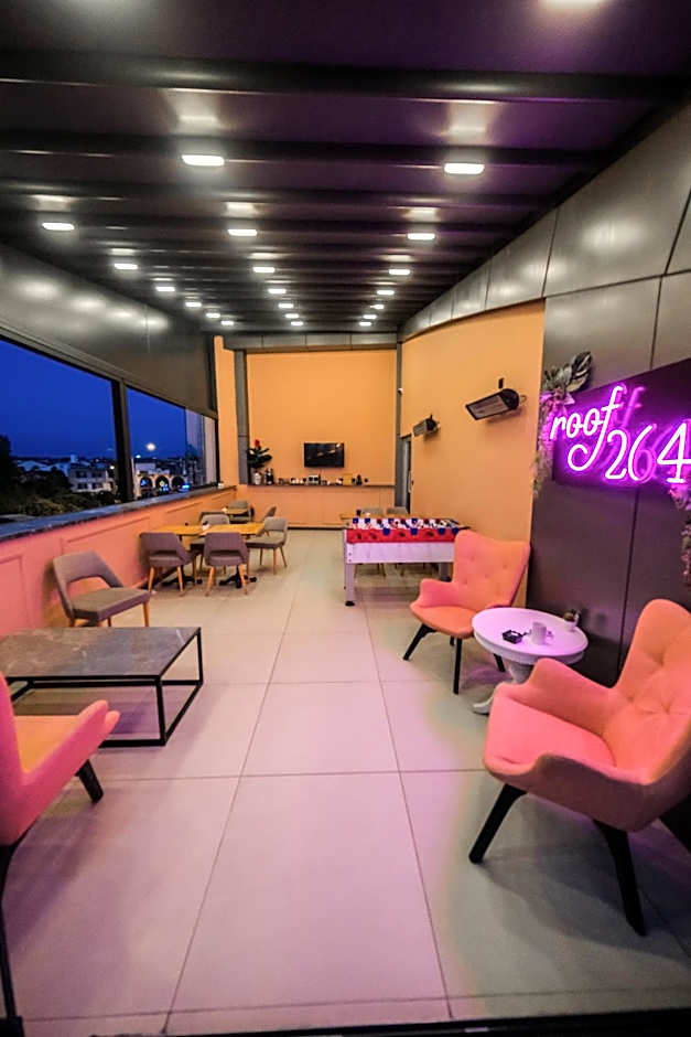 Roof 264 Hotel & Suites