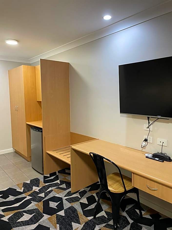 Cattlemans Country Motor Inn & Serviced Apartments