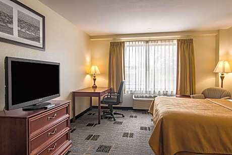 2 Queen Beds Nonsmoking Accessible