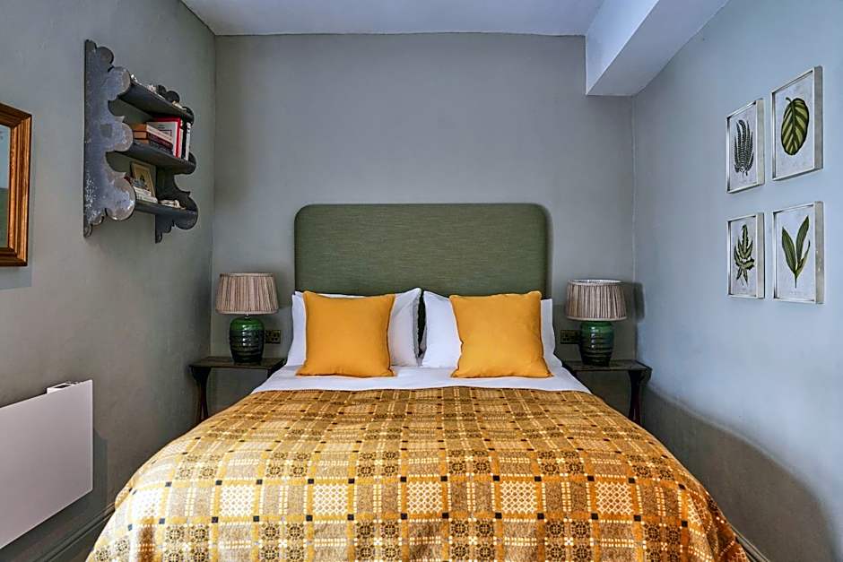 Photo 1 of 3 of Double Room