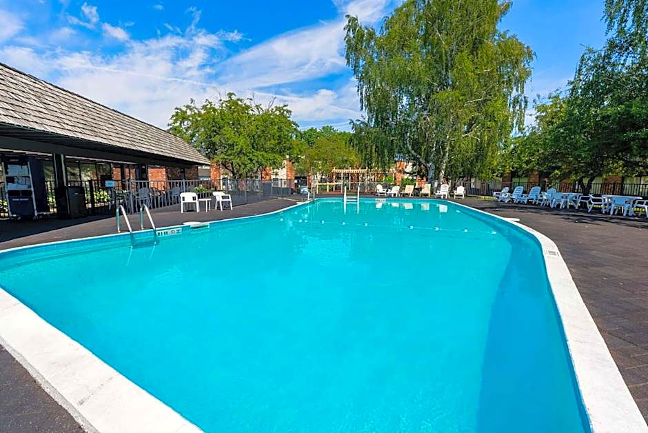 Fireside Inn & Suites Portland