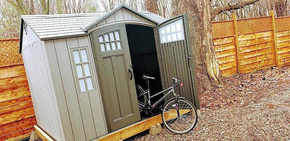 Kokomo Inn Tropical Riverfront B B