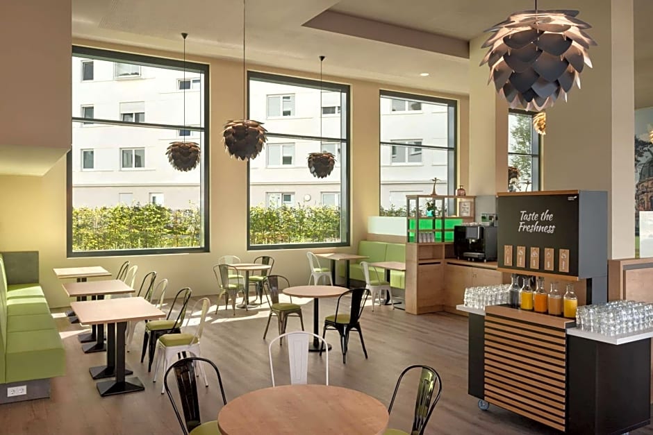 Super 8 by Wyndham Mainz Zollhafen