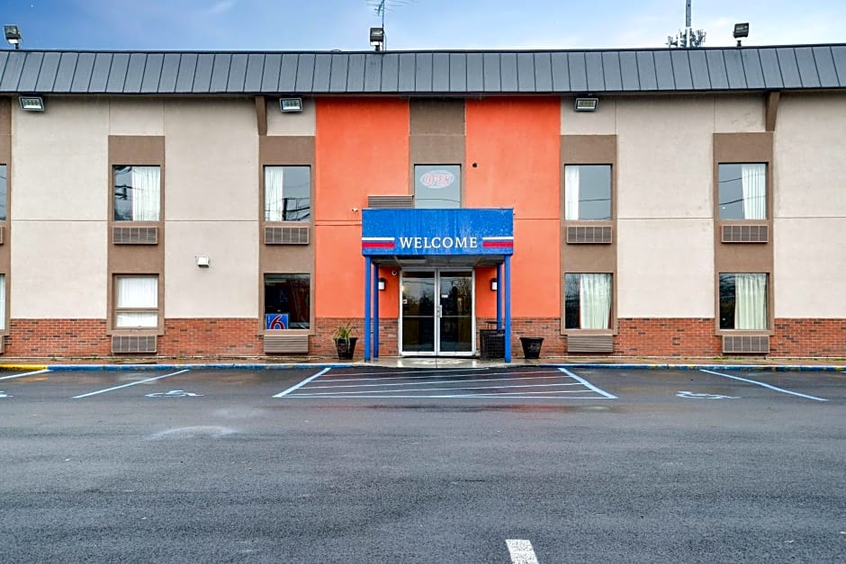 Motel 6-Toledo, OH