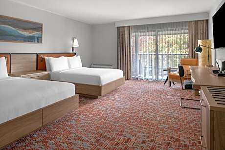 Queen Room with Two Queen Beds with Pool View