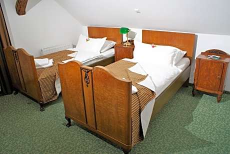 Twin Room with Bathroom