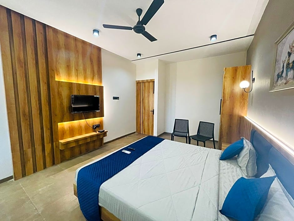 HOTEL THE GOLDEN TREE