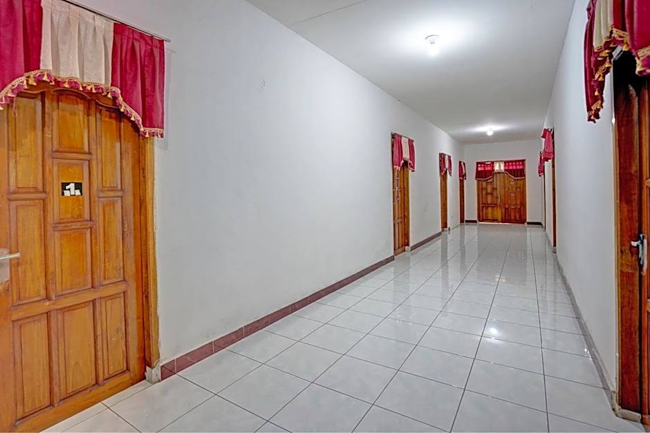 Collection O 92897 Hotel Intan Near Kantor Syahbandar Bawean