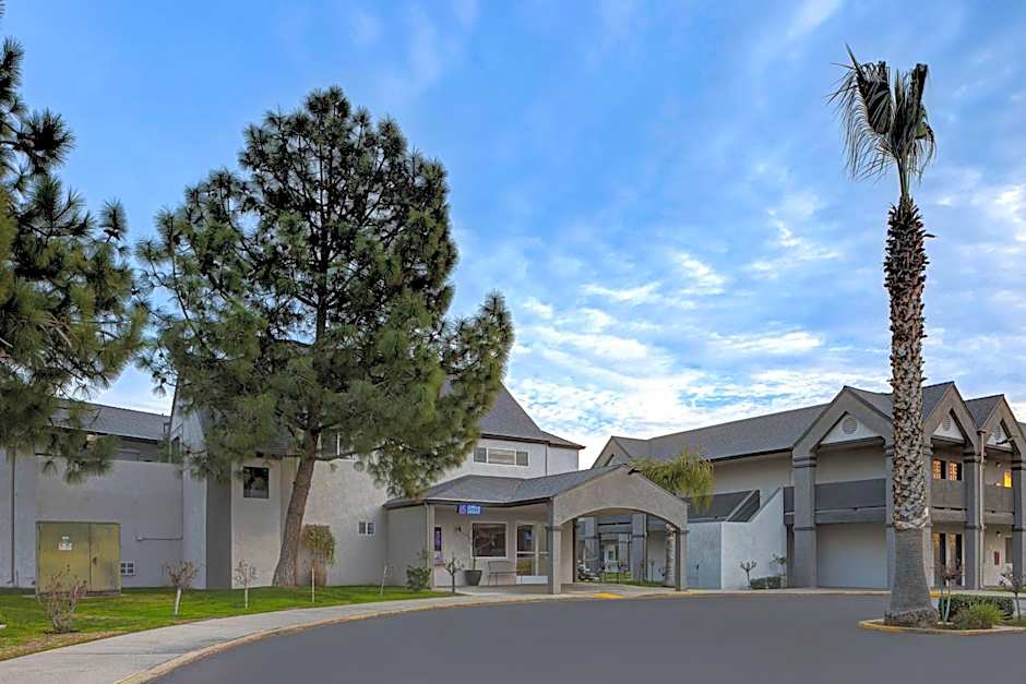 Motel 6-Buttonwillow, CA Central