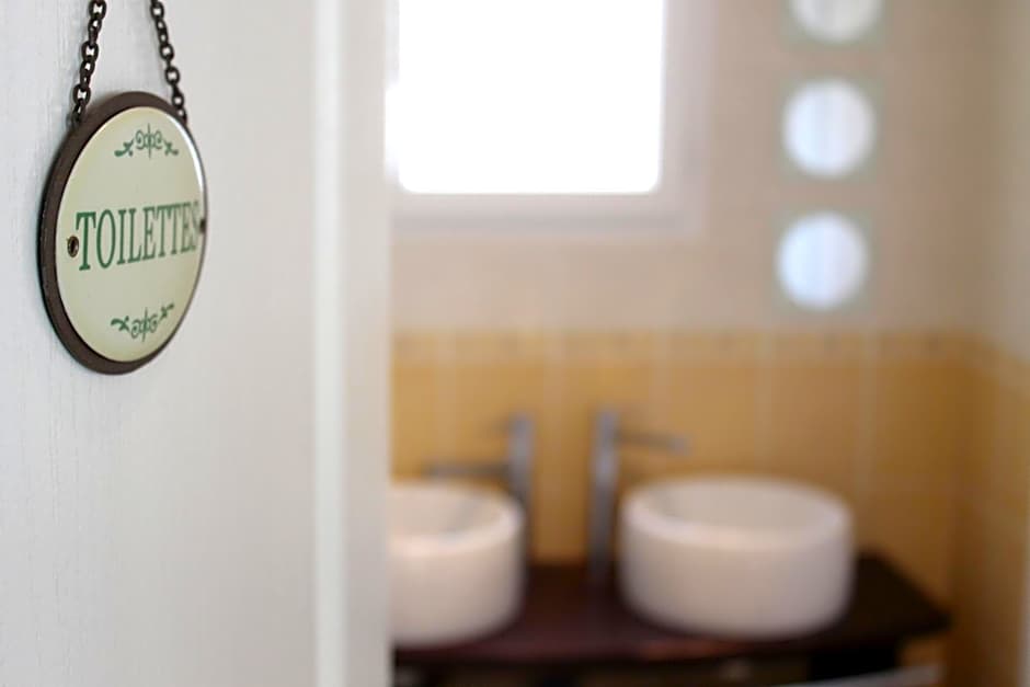 Logis Hôtel - Auberge du Pastel - Hôtel 3 étoiles et Restaurant