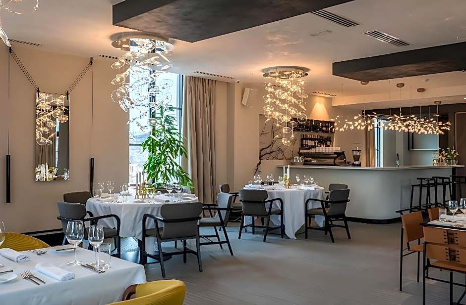 Monograph Freedom Square