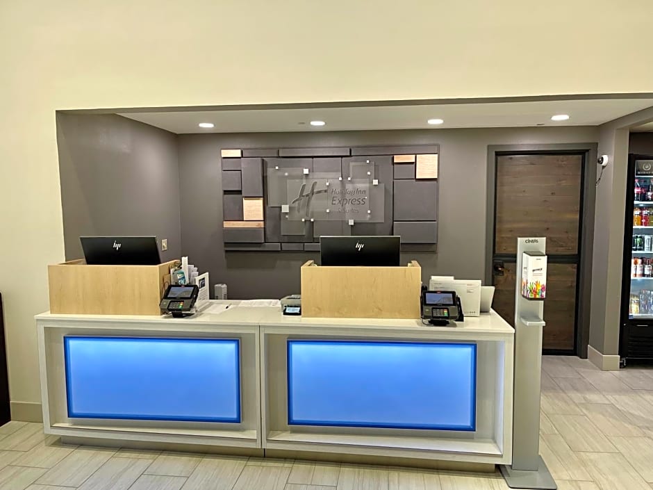 Holiday Inn Express & Suites Sulphur - Lake Charles, an IHG Hotel