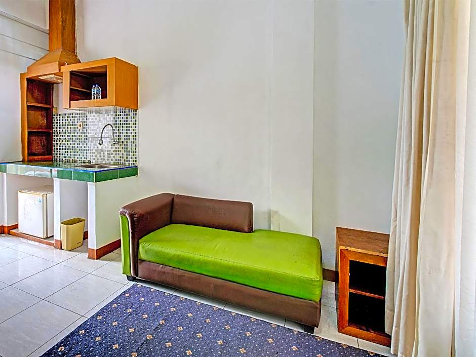 Super OYO Capital O 91810 Hotel Balebat 2