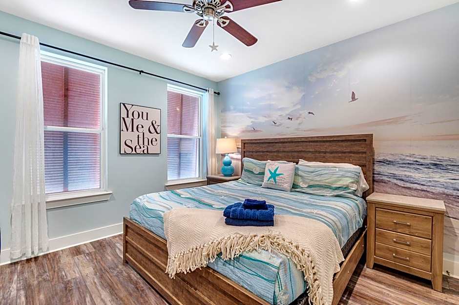 TRUE BLUE-Coastal cottage-3 min walk to beach! POOL!