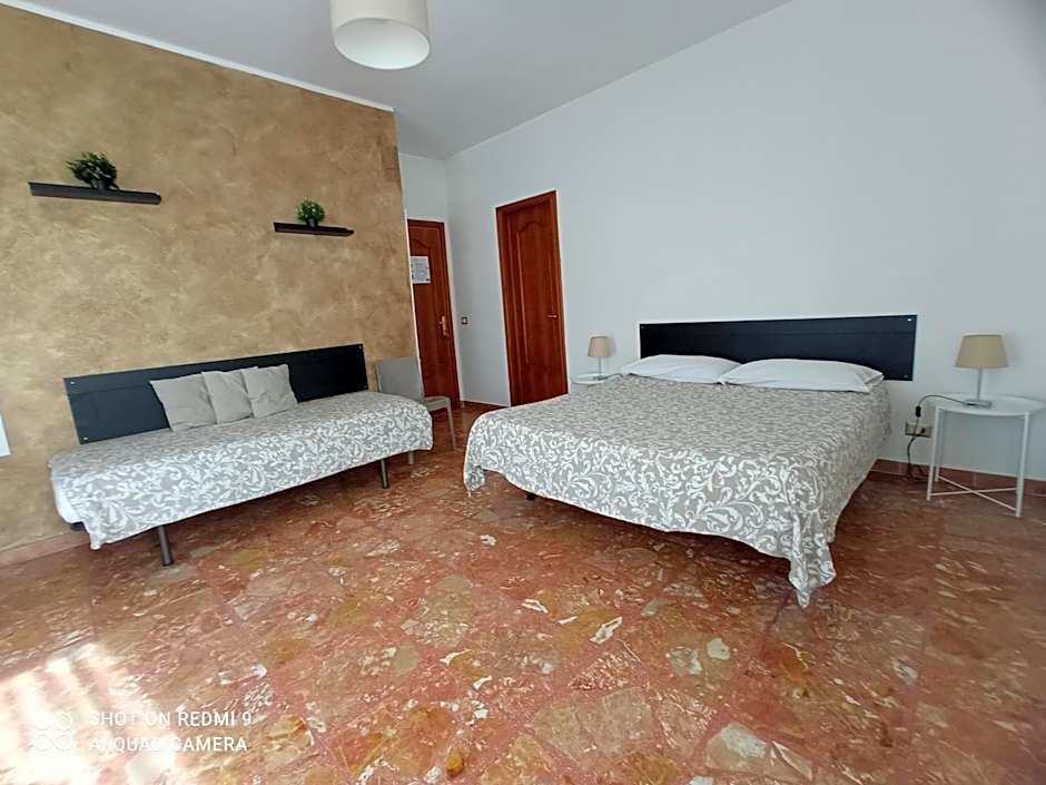 Bed & Breakfast Fontanarossa Airport -Private Parking-