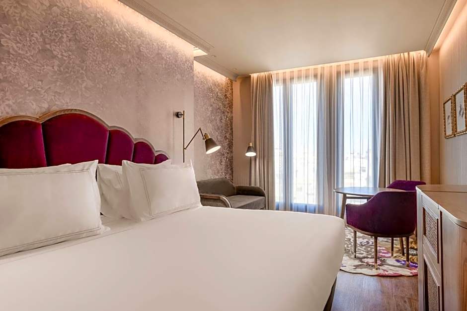 Querencia de Sevilla, Autograph Collection