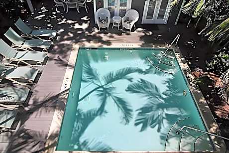 Poolside 107
