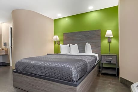 1 Queen Bed, Nonsmoking