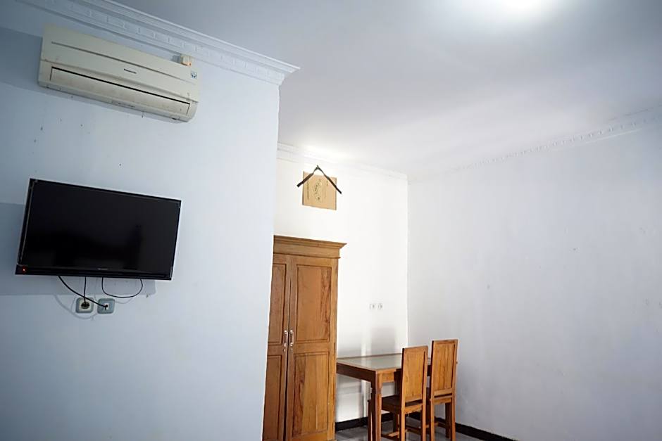 OYO Life 92886 Rumah Nyaman Radhika 2 Syariah