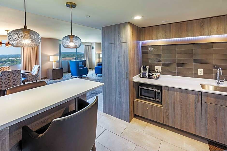 DoubleTree By Hilton Hotel Tulsa-Downtown