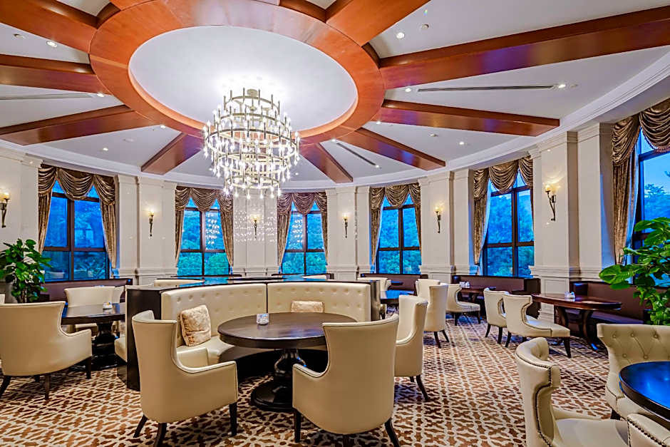 Yin Run Jin Jiang Castle Hotel