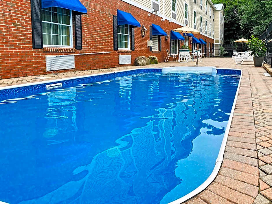 Comfort Inn & Suites Sturbridge-Brimfield