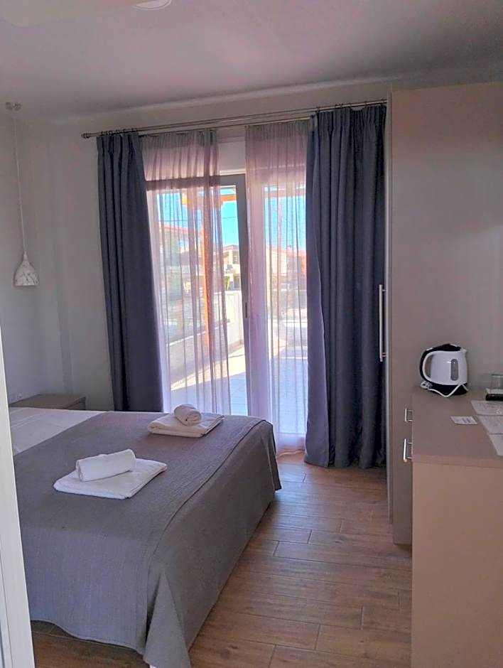 Photo 1 of 4 of Small Double Room