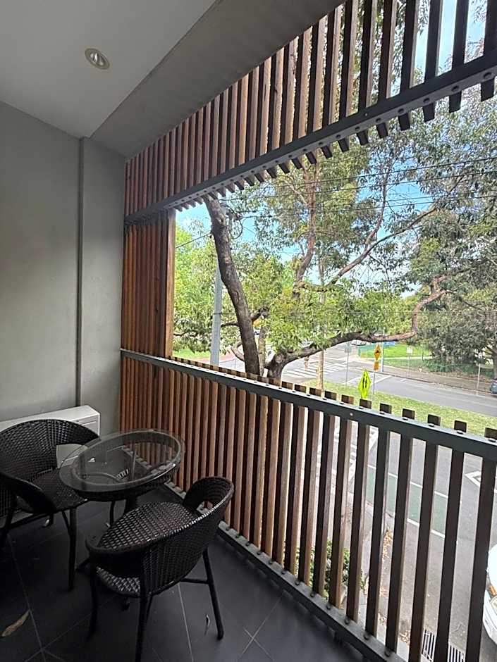 Melrose Apartments