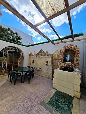 EEM student Guest House (shared rooms)