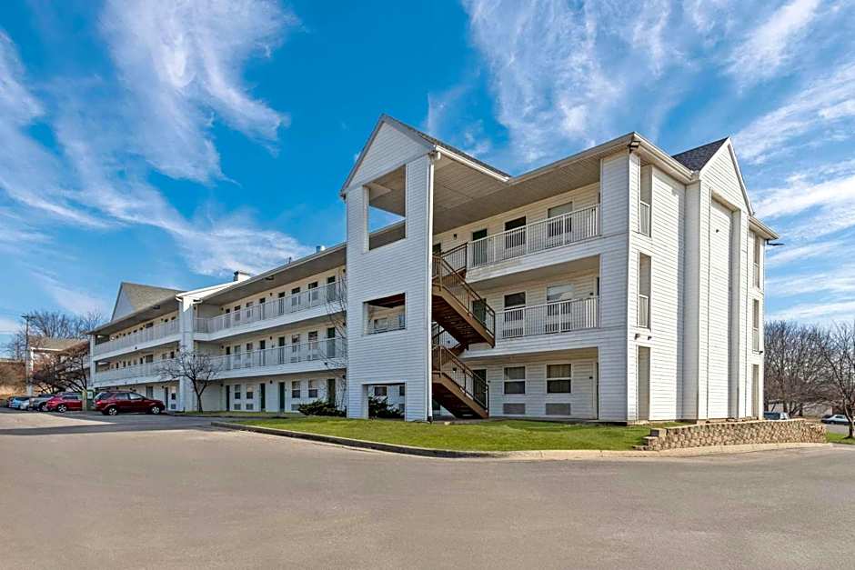 Birch Hill Suites Kansas City - Independence