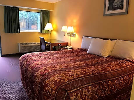 1 King Bed Non-Smoking